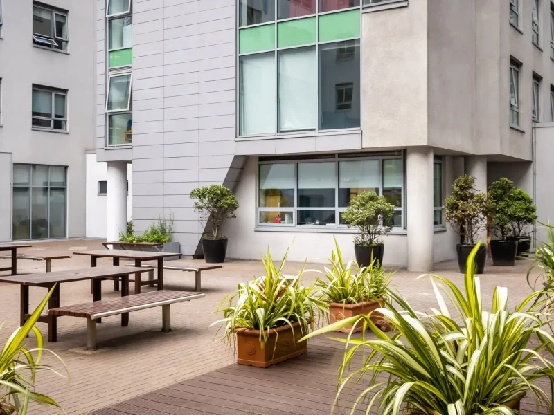 Mayor Square - Courtyard